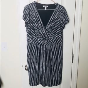 💃🏼 Dress Barn Short Sleeve Dress